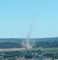 Mini-tornado formou-se em Rossio ao Sul do Tejo e foi registado em fotografias (c/áudio - ATUALIZADA)