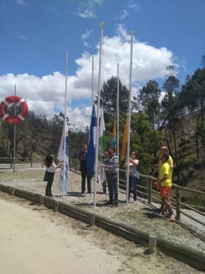 Mação: Bandeira Azul hasteada pelo 12º ano na Praia Fluvial de Carvoeiro