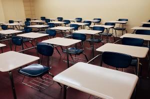 Covid-19: Tutela recomenda concentração de aulas por cada turma na reabertura das escolas