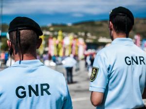 Chamusca: GNR detém homem para cumprimento de pena de prisão por furtos