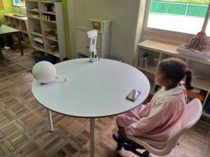 robôs simulam exclusão social com crianças