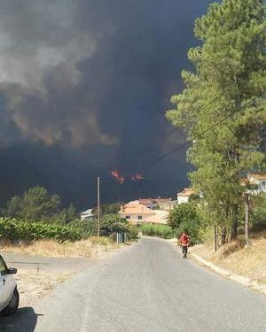 Incêndios: Mação vive situação “dramática” e inicia evacuação da aldeia de Vale de Amêndoa 