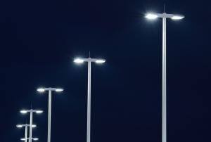 ATUALIZADA: Vila de Rei dá continuidade à substituição de luminárias obsoletas por luzes LED - COM SOM